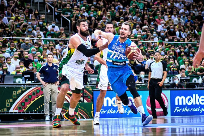 Zlata vreden je bil tudi prispevek Zorana Dragića, ki zaradi poškodbe ni mogel igrati na EP 2017. FOTO: FIBA