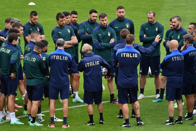Italijanski selektor Roberto Mancini je ustvaril homogen kolektiv, katerega omejitev je nebo, je zapisal tudi eden od angleških komentatorjev. FOTO: Justin Tallis/AFP