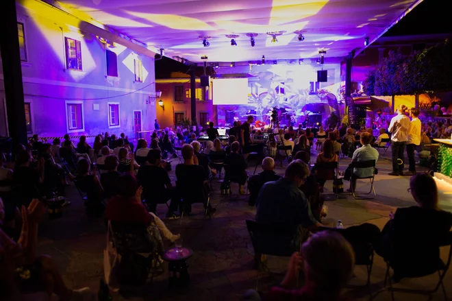 Veliko pesniško branje na lanskem festivalu FOTO: Matej Pušnik