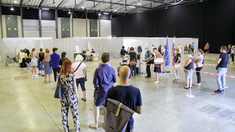 Fotografija: V Ljubljani poteka predčasno glasovanje vseh 14 volilnih okrajev na Gospodarskem razstavišču. FOTO: Marko Feist/Slovenske novice