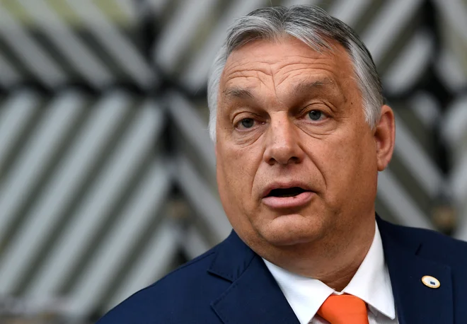 Orbán v oglasu strne svojo vizijo prihodnosti EU v sedmih točkah. V njih zavrača &raquo;evropski imperij&laquo; oziroma superdržavo, ki jo, ne da bi jim kdorkoli dal dovoljenje za to, gradijo v Bruslju. FOTO: John Thys/Reuters