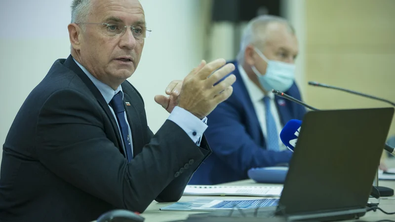 Fotografija: NPU je v preteklosti sam izbiral, katere zadeve bodo obravnavali, kar je po Hojsovih besedah nesprejemljivo. FOTO: Jure Eržen/Delo