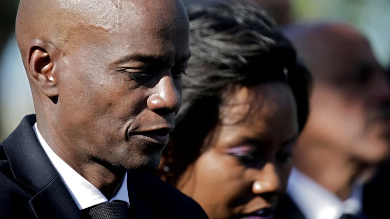 Jovenel Moïse z ženo Martine ob lanski desetletnici potresa, ki je leta 2010 katastrofalno prizadel Haiti. Žena je atentat preživela, a je v kritičnem stanju hospitalizirana v ZDA. FOTO:&nbsp;Andres Martinez Casares/Reuters