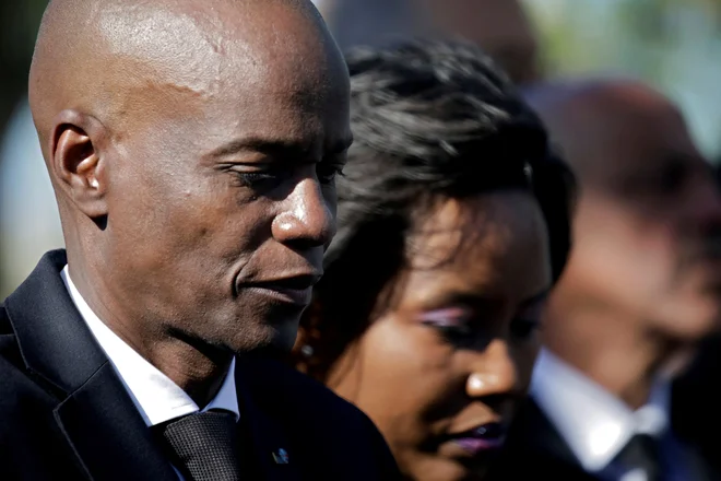Jovenel Moïse z ženo Martine ob lanski desetletnici potresa, ki je leta 2010 katastrofalno prizadel Haiti. Žena je atentat preživela, a je v kritičnem stanju hospitalizirana v ZDA. FOTO:&nbsp;Andres Martinez Casares/Reuters