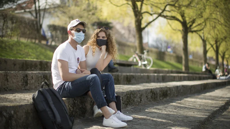 Fotografija: Središče prestolnice ob zaprtju javnega življenja. FOTO: Jure Eržen/Delo