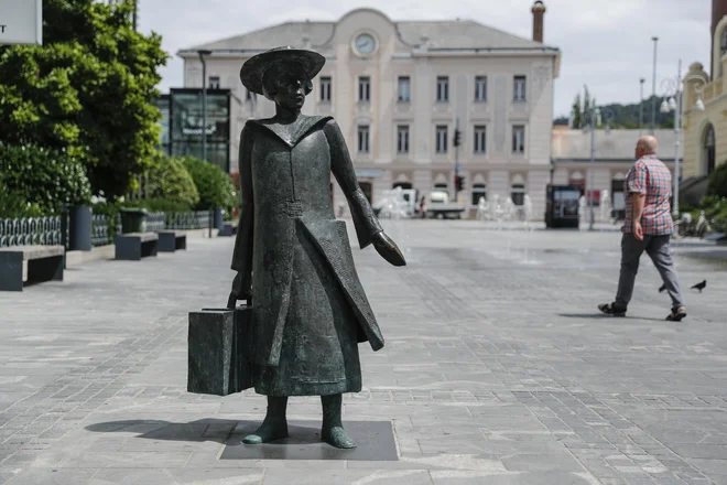 Alma M. Karlin je ena največjih popotnic vseh časov. Razstavo o njenem življenju, delu in predmete z njenega osemletnega potovanja si lahko ogledate v Knežjem dvoru. FOTO: Uroš Hočevar