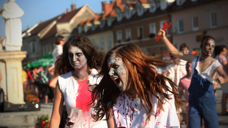 Fotografija: Mateja Naberšnik bo izvajala zelo priljubljeno delavnico filmskega maskiranja, izdelave ran in maskiranja zombijev. FOTO: Jure Eržen/Delo