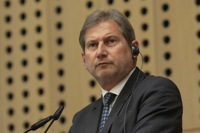 Evropski komisar Johannes Hahn je pojansil, da je Evropska komisija proti Sloveniji predlagala ukrepe. FOTO: Leon Vidic/Delo&nbsp;