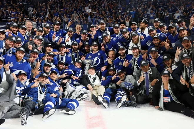 Naslov bo še drugo sezono zapored branila ekipa Tampa Bay Lightning. FOTO: Bruce Bennett/AFP
