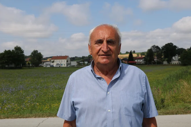 Juršinski župan Alojz Kaučič bi z veseljem plačal pijačo vsakemu občanu, ki bi se dal cepiti proti covidu-19. FOTO: Jože Pojbič/Delo
