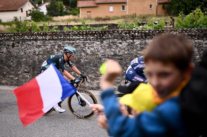 Lukas Postlberger je že celo etapo v begu. FOTO:  Anne-Christine Poujoulat Afp