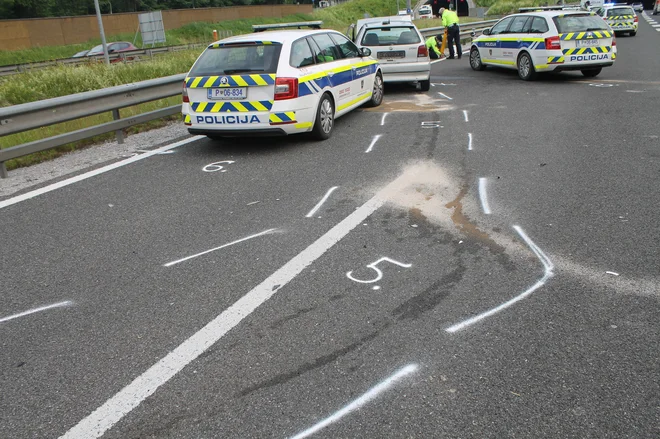 Beg se je končal pri predoru Šentvid, kjer je trčil v policijski octavii. FOTO: PU Ljubljana