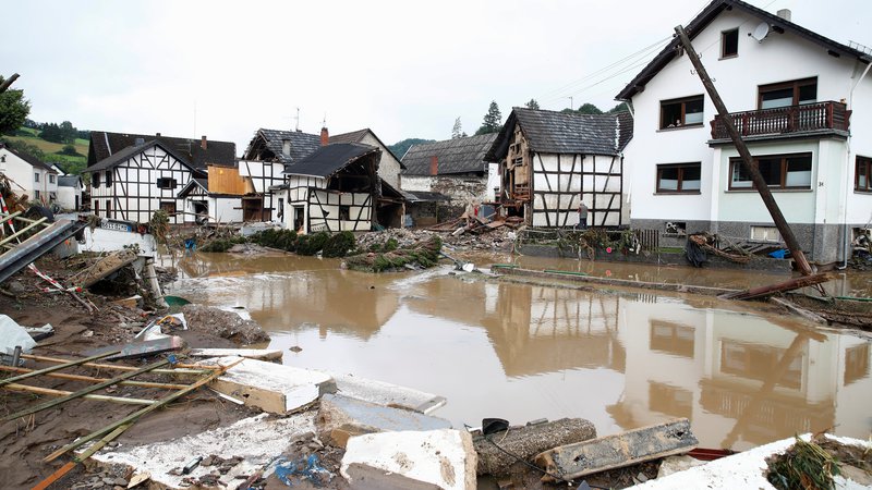 Fotografija: Poplave v Schuldu. FOTO: Wolfgang Rattay/Reuters