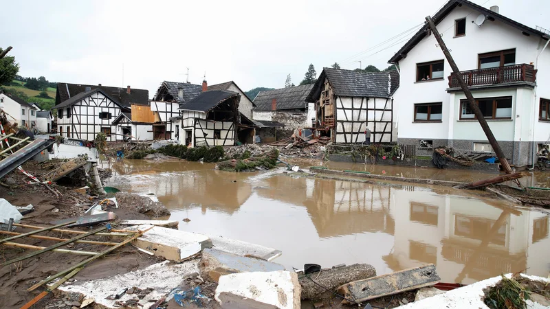 Fotografija: Poplave v Schuldu. FOTO: Wolfgang Rattay/Reuters