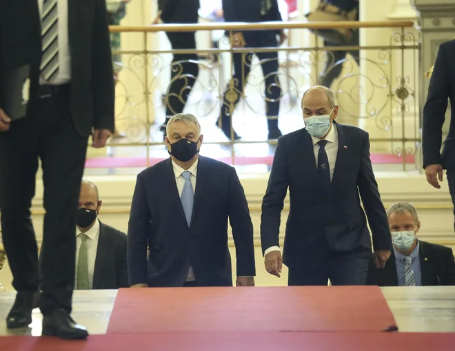 Enega najbolj uslužnih in vernih posnemovalcev je Orbánova Madžarska našla v Janši.<br />
FOTO: Jože Suhadolnik/Delo