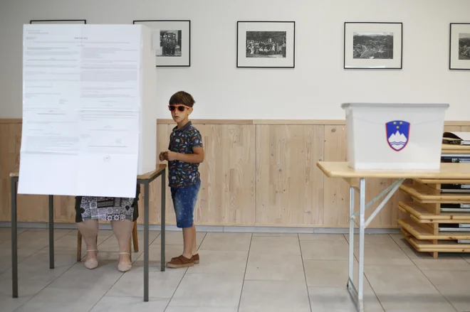 Volišče v Ravenski vasi, na dan referenduma o vodi 11. julija 2021. FOTO: Matej Družnik