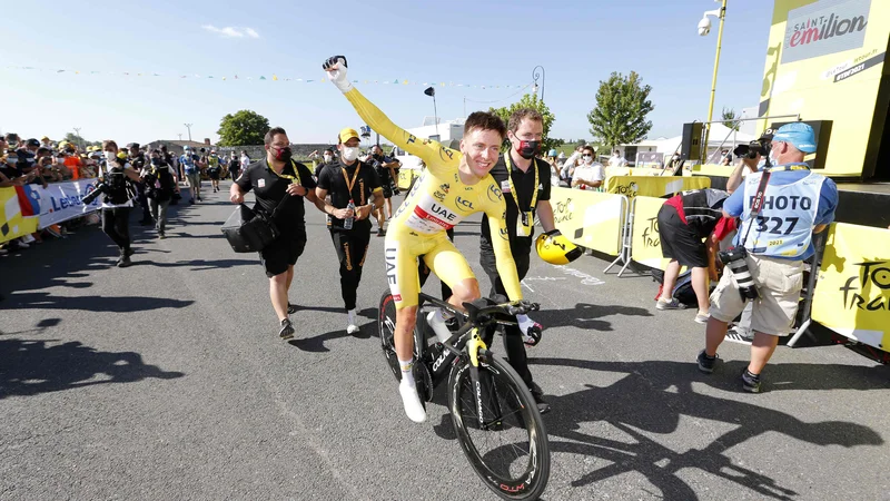 Fotografija: Tadeja Pogačarja jutri čaka že druga parada šampionov v rumenem. FOTO: Tim Van Wichelen/AFP