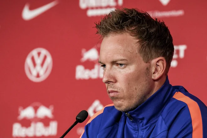 Julian Nagelsmann (na fotografiji) je pri Bayernu prevzel posle iz rok Hans-Dieter Flicka, ki je leta 2020 osvojil šele drugo trojno krono v zgodovini kluba in po koncu letošnjega eura postal novi nemški selektor.<br />
FOTO: AFP PHOTO/RB LEIPZIG
