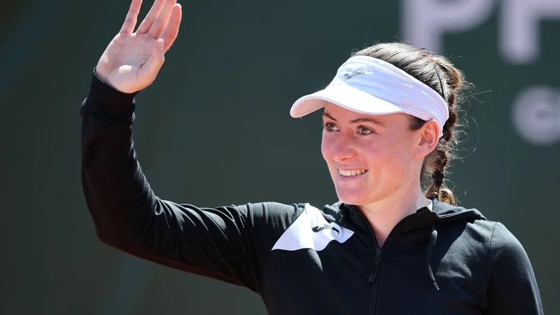 Fotografija: Najboljša slovenska teniška igralka Tamara Zidanšek se počasi vzpenja na lestvici WTA in se bliža doslej rekordni uvrstitvi Katarine Srebotnik na 20. mestu. FOTO: Pierre Albouy/AFP