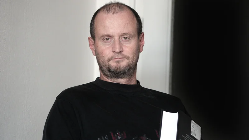 Fotografija: Literatura ni le »simulaker realnosti«, temveč »tudi njihova refleksija, je najprimernejši diskurz za ubesedenje etičnih dilem, situacij, razmerij«. FOTO: Aleš Černivec