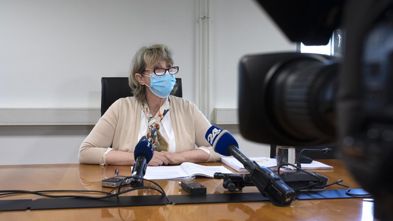 Fotografija: Kot je navedla predsednica Državnotožilskega sveta Tamara Gregorčič , se zavedajo, da je bila vlada soočena s številnimi pomembnimi vprašanji in odločitvami v zvezi s pandemijo covida-19, vendar pa to ne more biti razlog za dolgotrajne zastoje v postopkih imenovanj državnih tožilcev. FOTO: Voranc Vogel/Delo
