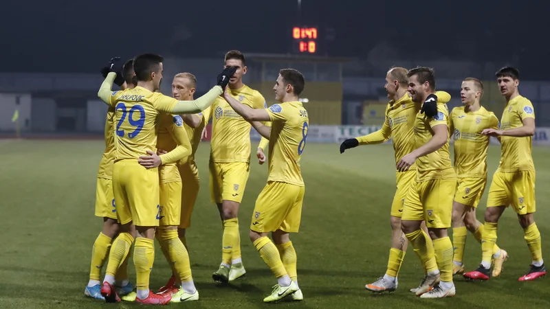 Fotografija: Veselje gostiteljev je bilo kratkotrajno. FOTO: Leon Vidic