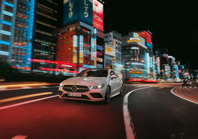 CLA je namenjen kupcem, ki želijo izstopati, ponuja pa eno najbolj atraktivnih oblik. FOTO: Daimler AG