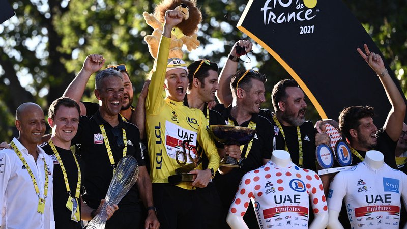 Fotografija: Tadej Pogačar je po dveh zmagah na Touru na vrhu tudi med kolesarskimi zaslužkarji. FOTO: Anne-Christine Poujoulat/AFP