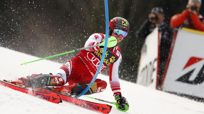 Fotografija: Marcel Hirscher tokrat ne bo vijugal med slalomskimi vratci, temveč z motociklom po brezpoteh Romunije. FOTO: Matej Družnik