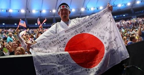 Kazunori Takišima je kupil 197 vstopnic za OI v Tokiu. FOTO: Kai Pfaffenbach/ Reuters