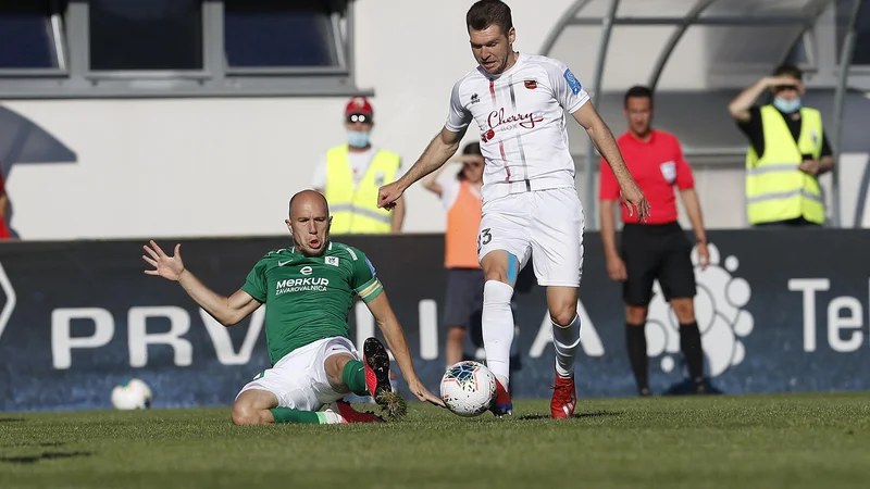 Fotografija: Tabor je prvenstvo začel v šampionskem slogu s podvigom v Fazaneriji, Marko Krivičić pa z golom. FOTO: Leon Vidic/Delo