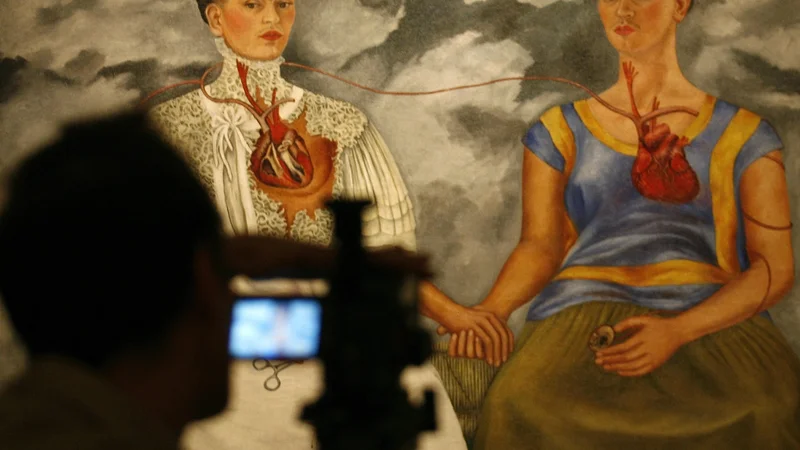 Fotografija: Dve Fridi (Las dos Fridas, 1939) FOTO: Daniel Aguilar/ Reuters Pictures