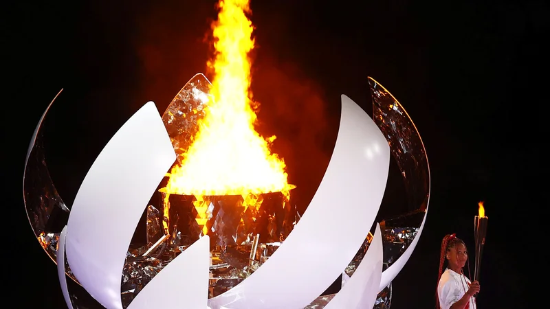 Fotografija: Olimpijski ogenj gori. FOTO: Mike Blake/Reuters