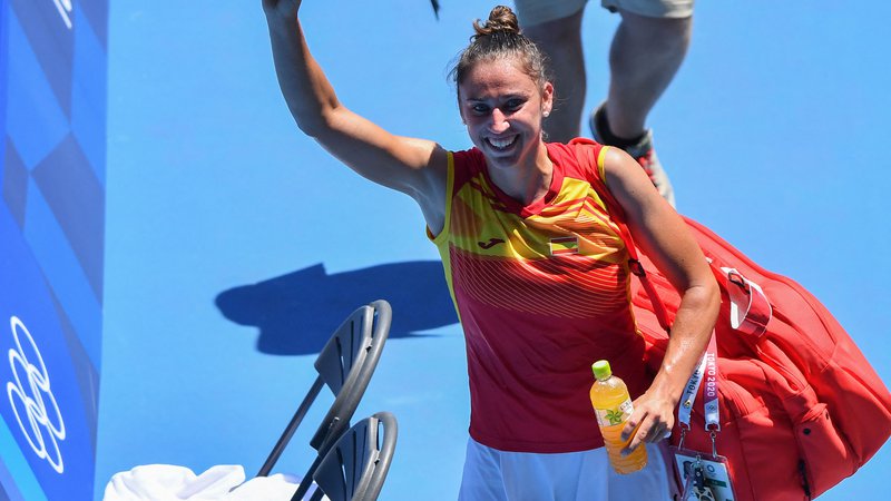 Fotografija: Sara Sorribes Tormo je že v 1. kolu presenetila št. 1 na lestvici WTA Avstralko Ashleigh Barty. FOTO: Tiziana Fabi/AFP