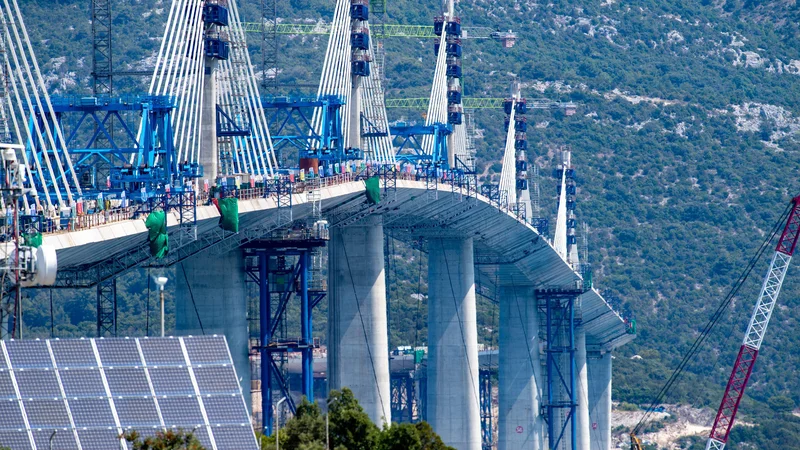 Fotografija: Pogled na Pelješki most. FOTO: Cropix