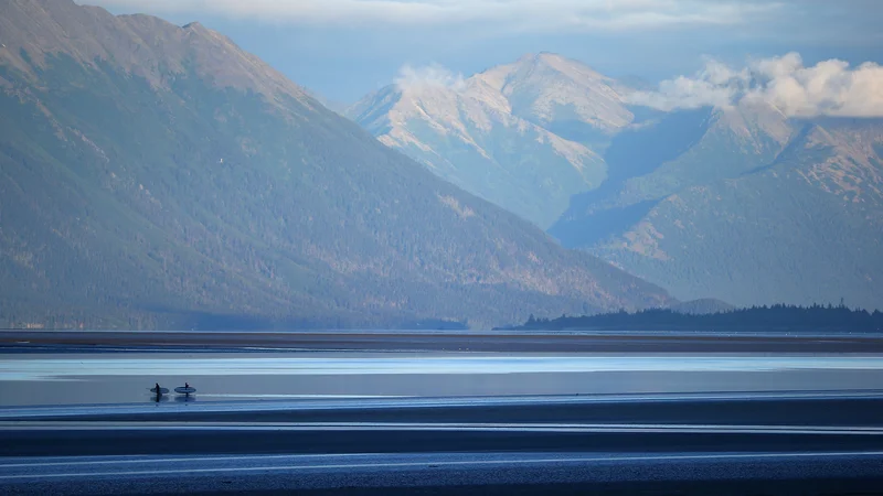 Fotografija: Žarišče potresa je bilo 91 kilometrov jugovzhodno od mesta Perryville, ki leži približno 800 kilometrov od največjega aljaškega mesta Anchorage. FOTO: Streeter Lecka/AFP