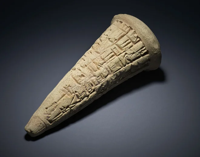 V Iraku in Siriji so sistematično plenili arheološke artefakte neprecenljive vrednosti. FOTO: AFP