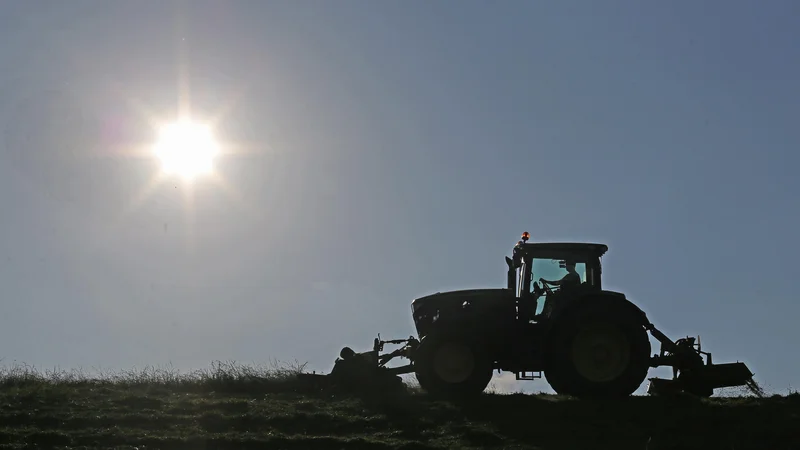 Fotografija: Shema državne pomoči bo namenjena za blaženje likvidnostnih težav in odpravo dela izgub zaradi epidemije novega koronavirusa. FOTO: Tomi Lombar/Delo