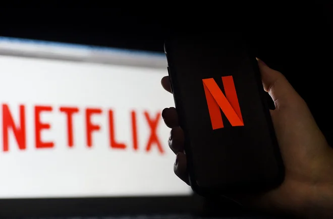 Premik v igričarstvo morda ne bo tako velik kot prehod od poštnih storitev k spletu, ki ga je Netflix izvedel zelo samozavestno. FOTO: Olivier Douliery/AFP