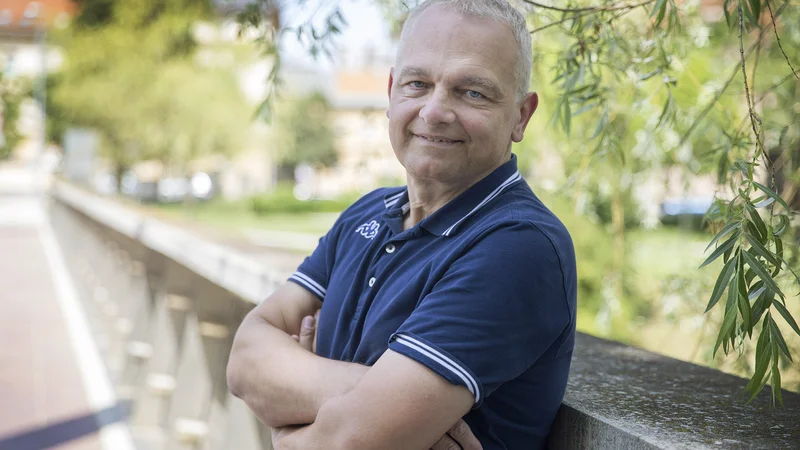 Fotografija: »Zdravja ne bo, dokler ne bomo precepljeni skoraj vsi, zlasti pa najbolj ogroženi nad 50 let,« opozarja priznani imunolog.FOTO: Leon Vidic
