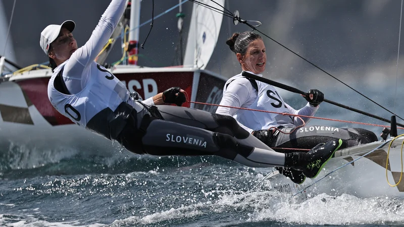 Fotografija: Tina Mrak in Veronika Macarol se izboljšujeta. FOTO: Carlos Barria/Reuters
