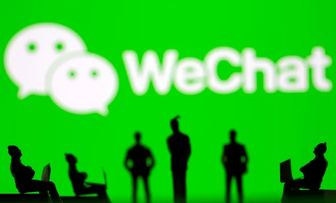 Pod drobnogledom je nekaj časa že tudi njihova prva in najvrednejša aplikacija za pošiljanje sporočil ter plačil wechat. FOTO: Dado Ruvic/Reuters