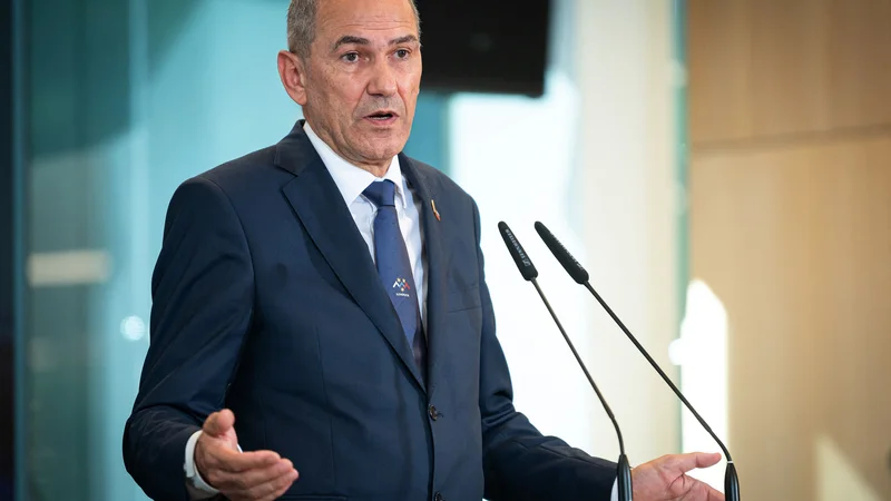 Janez Janša je že napovedal zmago na prihodnjih volitvah, a vprašanje je, s kom bi lahko sestavil vlado. FOTO:Jure Makovec/Afp
