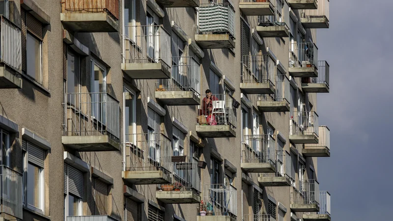 Fotografija: Zaradi upada obiska turistov so se cene najema nepremičnin lani znižale, ponekod so bile nižje tudi za 15 odstotkov. FOTO: Voranc Vogel