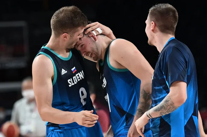 Luka Dončić ostaja neporažen v slovenskem dresu. FOTO: Aris Messinis/AFP