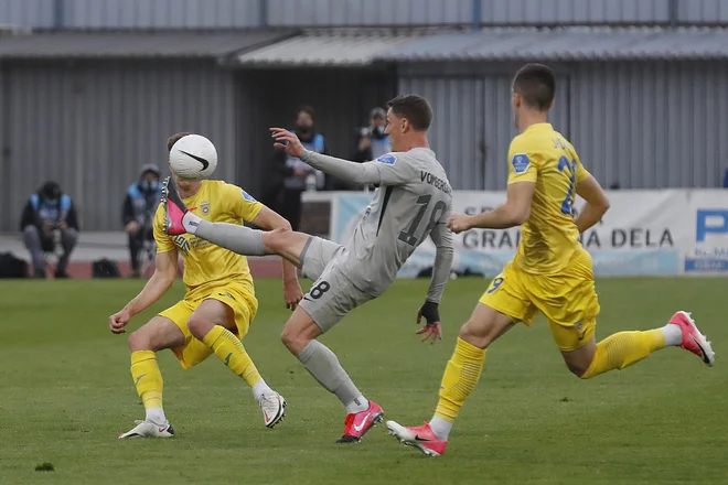 Domžalčani so osvojili prvo točko v novi sezoni državnega prvenstva. FOTO: Leon Vidic/Delo