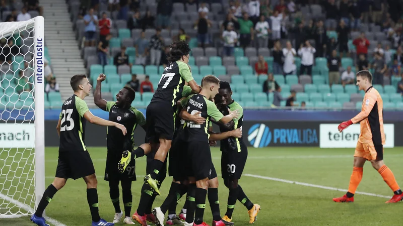 Fotografija: Olimpija je nasula Štajercem tri gole. FOTO: Leon Vidic