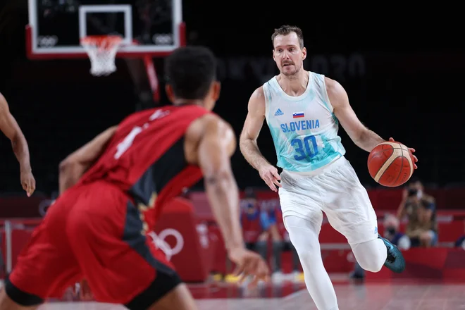 Zoran Dragić se je izkazal s kar 27 točkami. FOTO: Thomas Coex/AFP