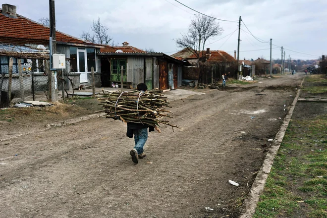 Bolgari so v 2020 dosegli porabo na prebivalca za 39 odstotkov pod povprečjem EU, to je najnižjov EU, in imeli tudi najnižjo minimalno plačo v EU. FOTO: Dimitar Dilkoff/Afp