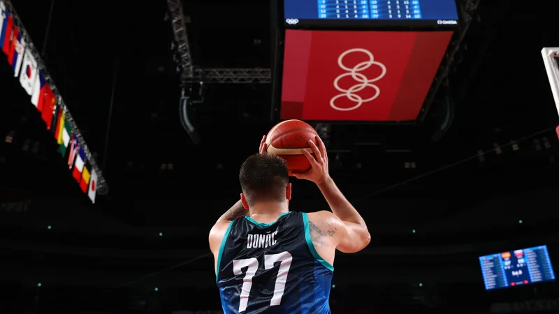 Fotografija: Luka Dončić in soigralci podirajo tudi televizijske mejnike. FOTO: Brian Snyder/Reuters